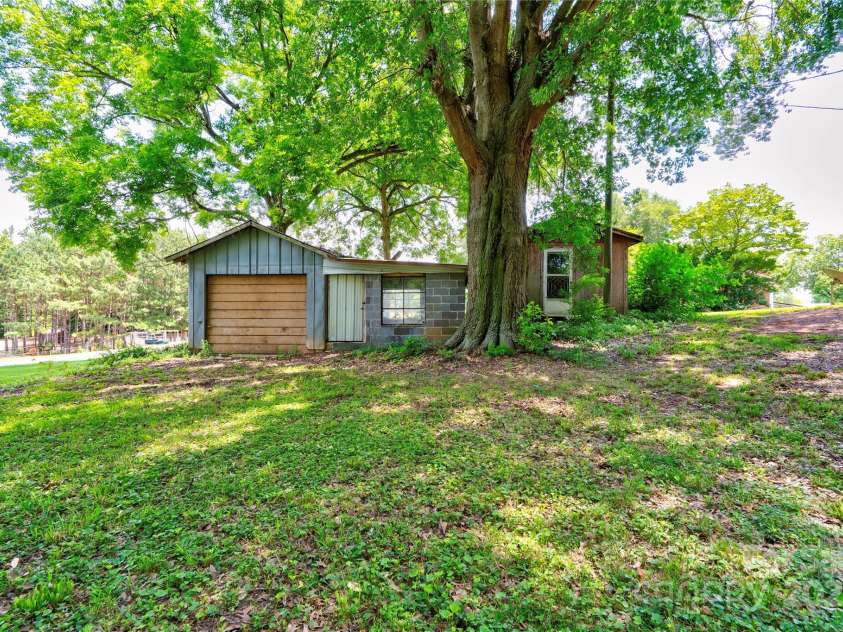 619 Sanders Road, Shelby, NC 28150.  MLS# CAR4256179, YatesRealty ID 21409. Storage Buildings