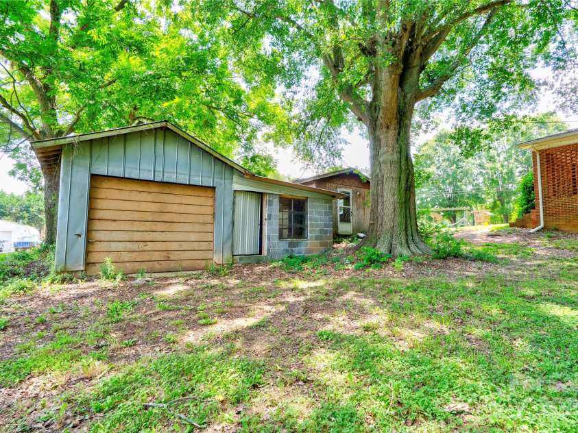 619 Sanders Road, Shelby, NC 28150.  MLS# CAR4256179, YatesRealty ID 21409. Storage Buildings