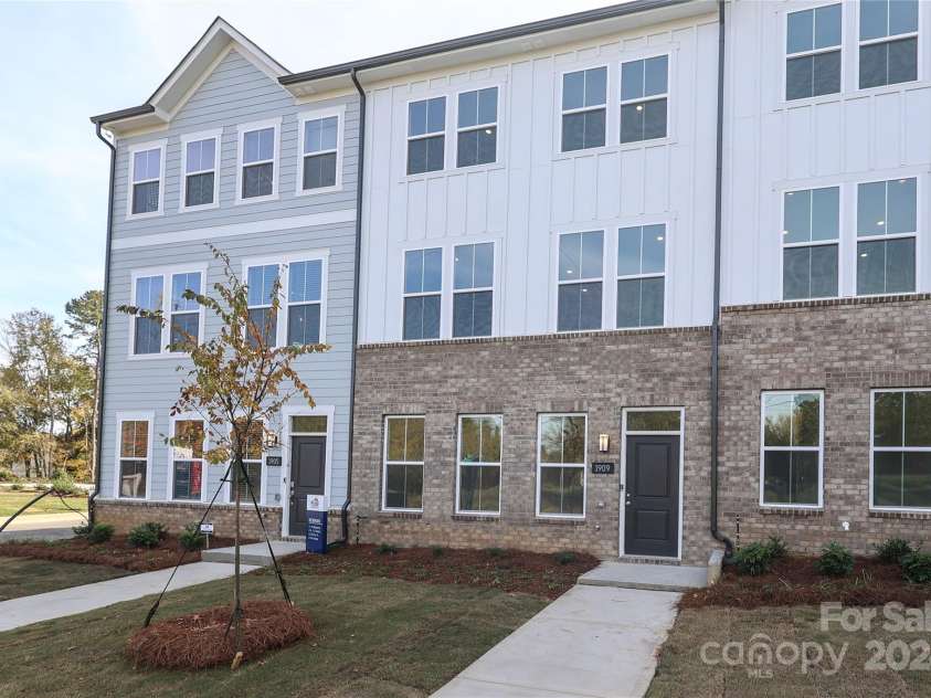 4007 Bourne Court, Charlotte, NC 28262.  MLS# CAR4204722, YatesRealty ID 2141. 