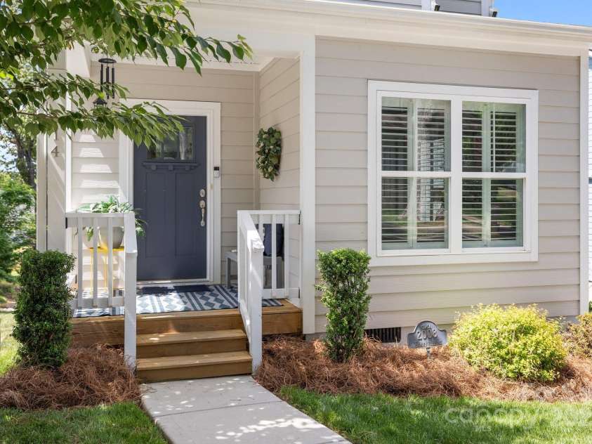 414 King Street, Waxhaw, NC 28173.  MLS# CAR4254276, YatesRealty ID 21410. 