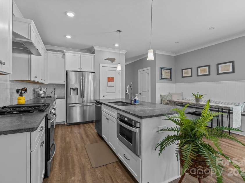 414 King Street, Waxhaw, NC 28173.  MLS# CAR4254276, YatesRealty ID 21410. 