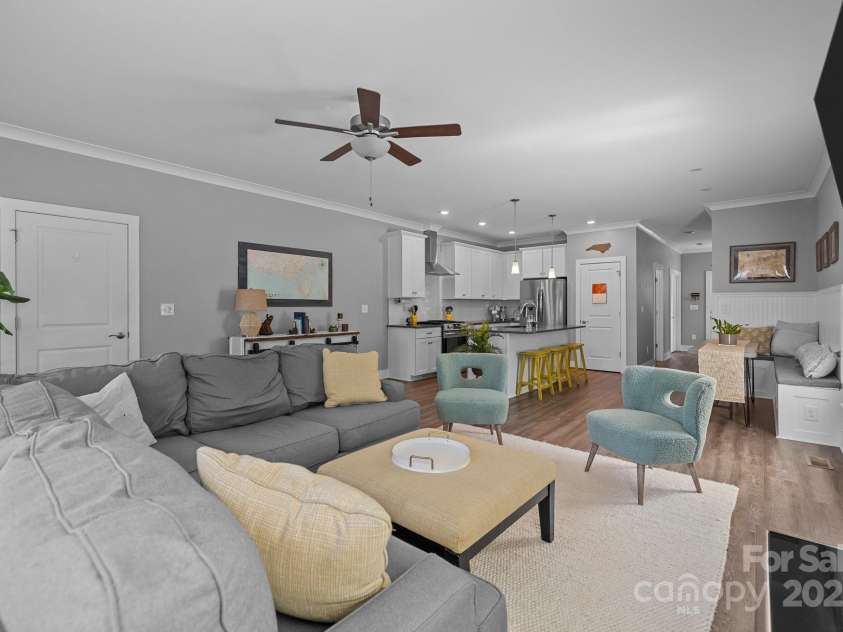 414 King Street, Waxhaw, NC 28173.  MLS# CAR4254276, YatesRealty ID 21410. 