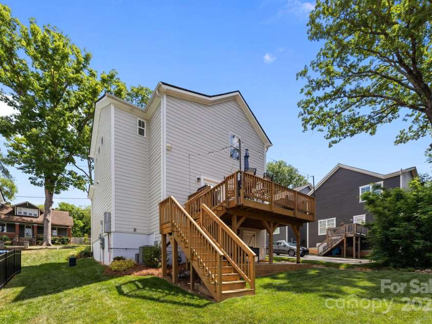 414 King Street, Waxhaw, NC 28173.  MLS# CAR4254276, YatesRealty ID 21410. 