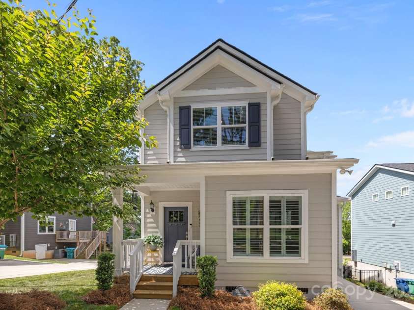 414 King Street, Waxhaw, NC 28173.  MLS# CAR4254276, YatesRealty ID 21410. 