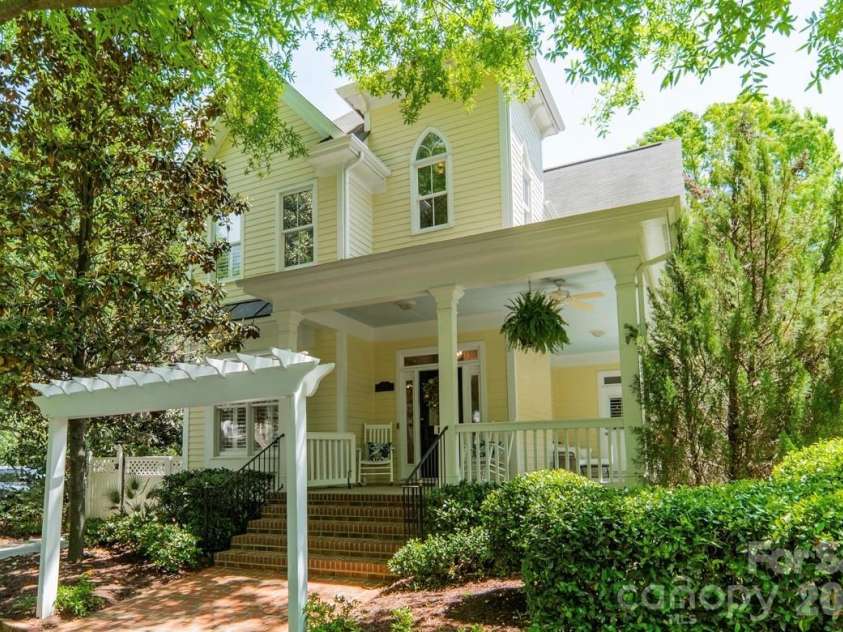 6121 Caseys Side Way, Fort Mill, SC 29708.  MLS# CAR4372975, YatesRealty ID 21410. 