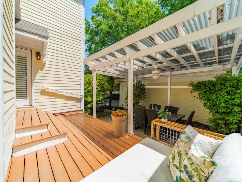 6121 Caseys Side Way, Fort Mill, SC 29708.  MLS# CAR4372975, YatesRealty ID 21410. 
