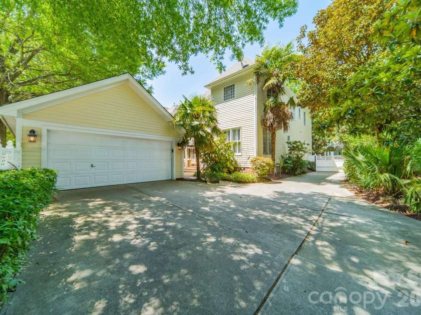 6121 Caseys Side Way, Fort Mill, SC 29708.  MLS# CAR4372975, YatesRealty ID 21410. 