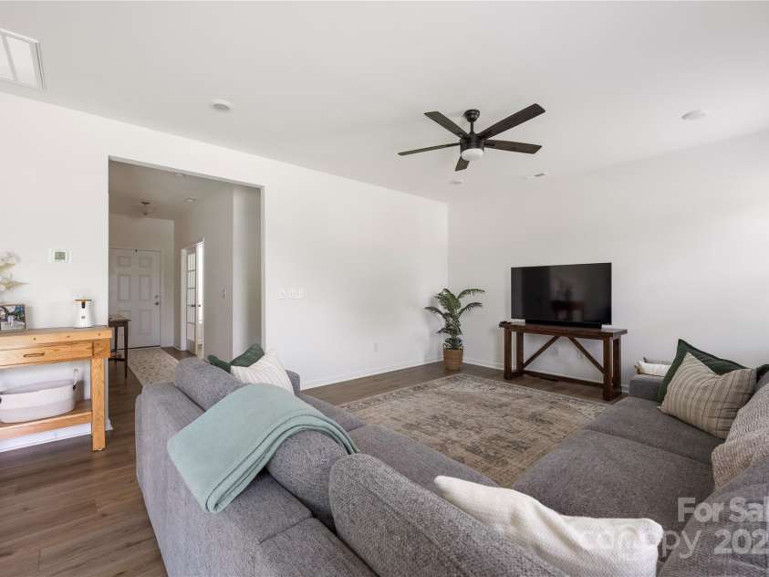 699 Kitfox Drive, Concord, NC 28027.  MLS# CAR4255513, YatesRealty ID 21411. 