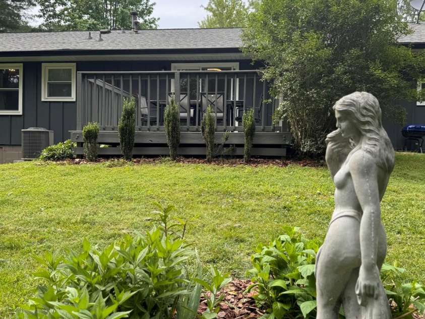 22 King Arthur Place, Asheville, NC 28806.  MLS# CAR4270213, YatesRealty ID 21412. 