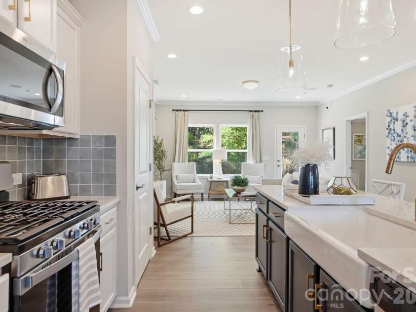 21220 Sanctuary Drive, Lancaster, SC 29720.  MLS# CAR4378601, YatesRealty ID 21413. Gas Cooktop