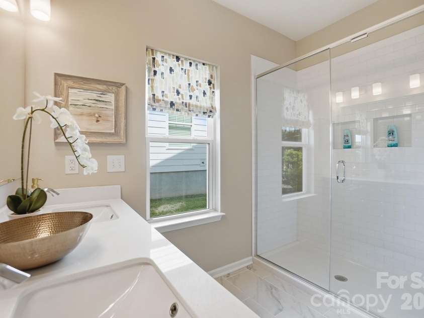 21220 Sanctuary Drive, Lancaster, SC 29720.  MLS# CAR4378601, YatesRealty ID 21413. Primary Bath