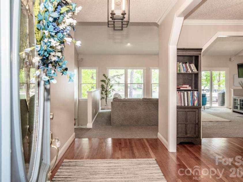 239 Pinnacle Shores Drive, Mooresville, NC 28117.  MLS# CAR4366703, YatesRealty ID 21414. 
