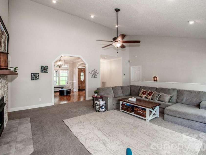 239 Pinnacle Shores Drive, Mooresville, NC 28117.  MLS# CAR4366703, YatesRealty ID 21414. 