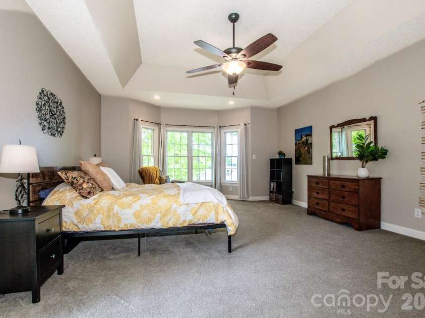239 Pinnacle Shores Drive, Mooresville, NC 28117.  MLS# CAR4366703, YatesRealty ID 21414. 