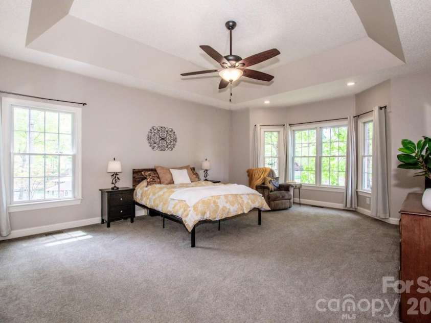 239 Pinnacle Shores Drive, Mooresville, NC 28117.  MLS# CAR4366703, YatesRealty ID 21414. 