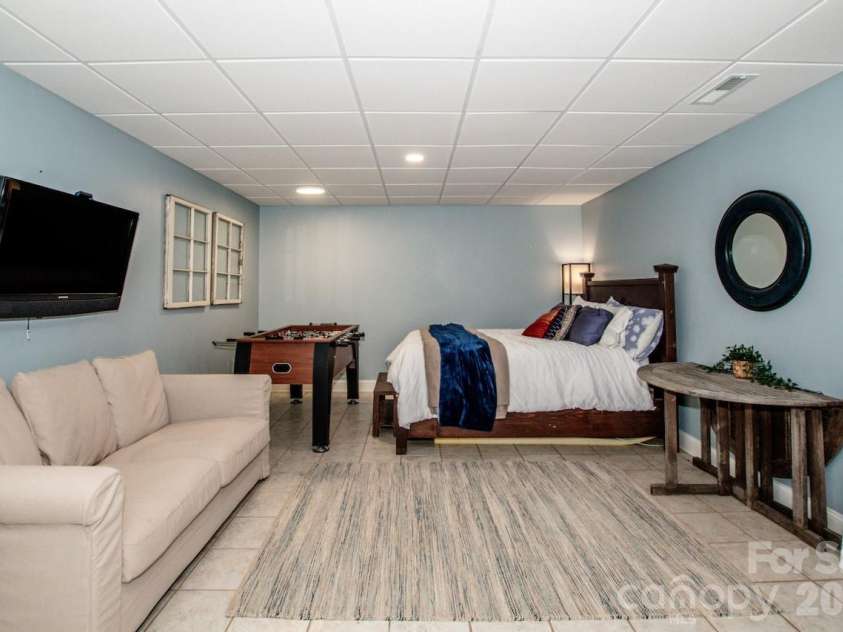 239 Pinnacle Shores Drive, Mooresville, NC 28117.  MLS# CAR4366703, YatesRealty ID 21414. 