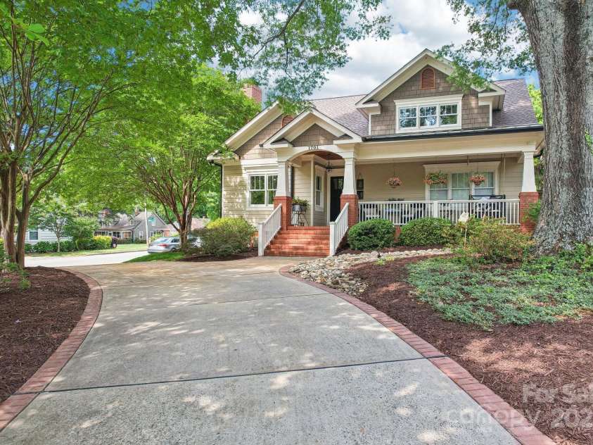 1701 Dearmon Drive, Charlotte, NC 28205.  MLS# CAR4256232, YatesRealty ID 21415. 