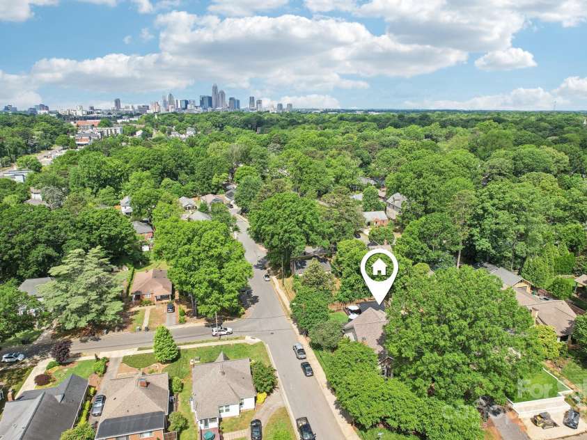 1701 Dearmon Drive, Charlotte, NC 28205.  MLS# CAR4256232, YatesRealty ID 21415. 