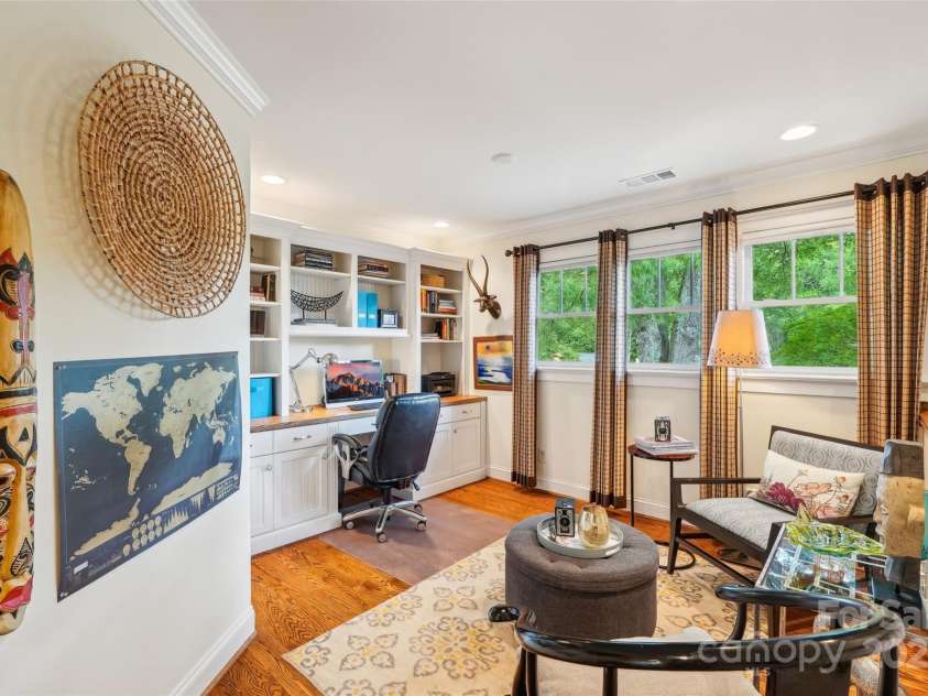 1701 Dearmon Drive, Charlotte, NC 28205.  MLS# CAR4256232, YatesRealty ID 21415. 