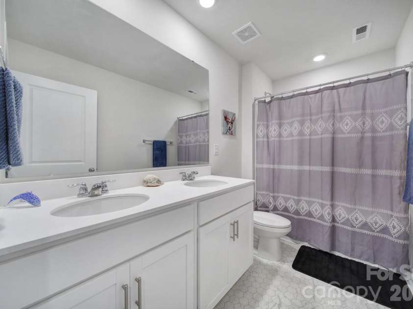 107 Spring Hall Drive, Troutman, NC 28166.  MLS# CAR4363335, YatesRealty ID 21416. Full Bathroom