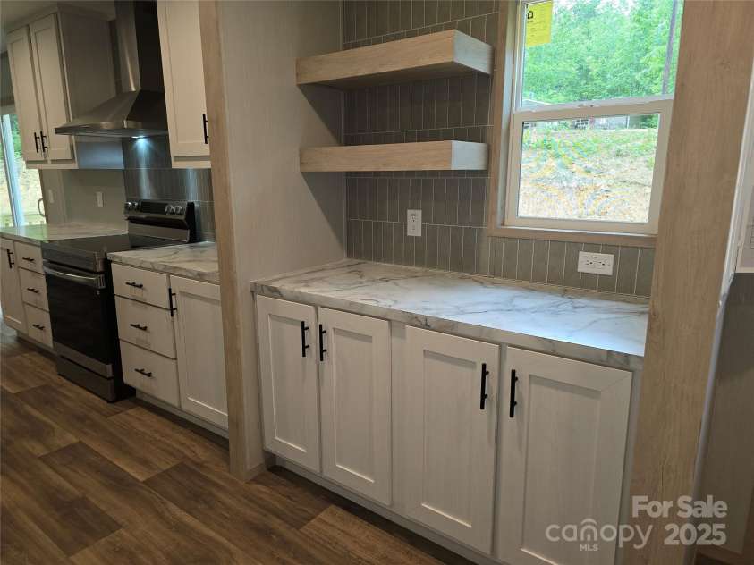 28 McGee Hill Road, Fairview, NC 28730.  MLS# CAR4234757, YatesRealty ID 21416. Coffee bar.