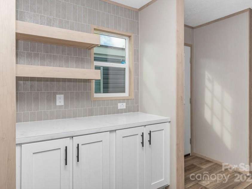 28 McGee Hill Road, Fairview, NC 28730.  MLS# CAR4234757, YatesRealty ID 21416. Simliar Photo