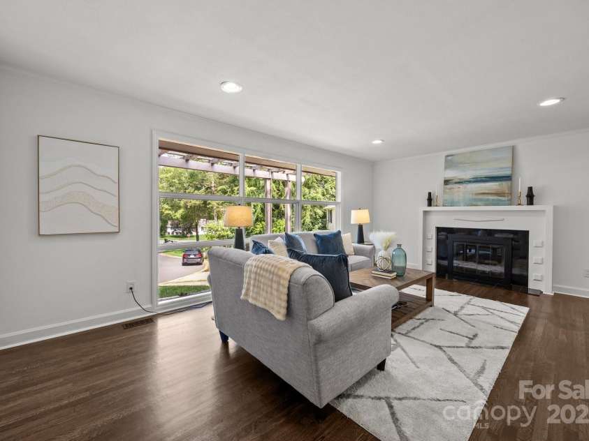 917 Dent Court, Charlotte, NC 28210.  MLS# CAR4259659, YatesRealty ID 21417. 