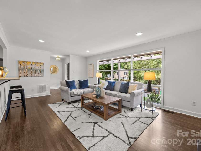 917 Dent Court, Charlotte, NC 28210.  MLS# CAR4259659, YatesRealty ID 21417. 