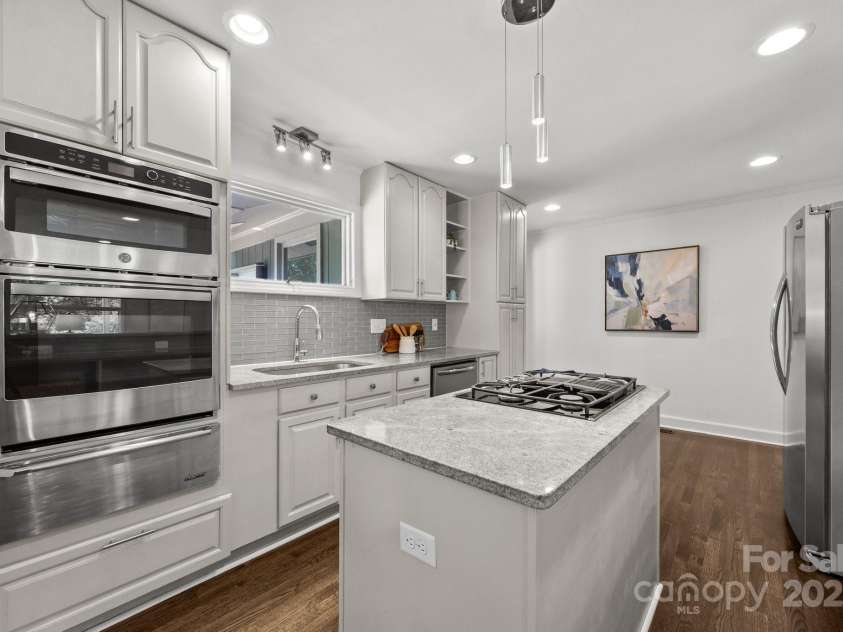 917 Dent Court, Charlotte, NC 28210.  MLS# CAR4259659, YatesRealty ID 21417. 