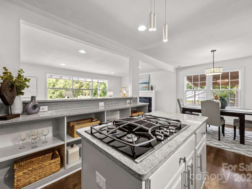 917 Dent Court, Charlotte, NC 28210.  MLS# CAR4259659, YatesRealty ID 21417. 