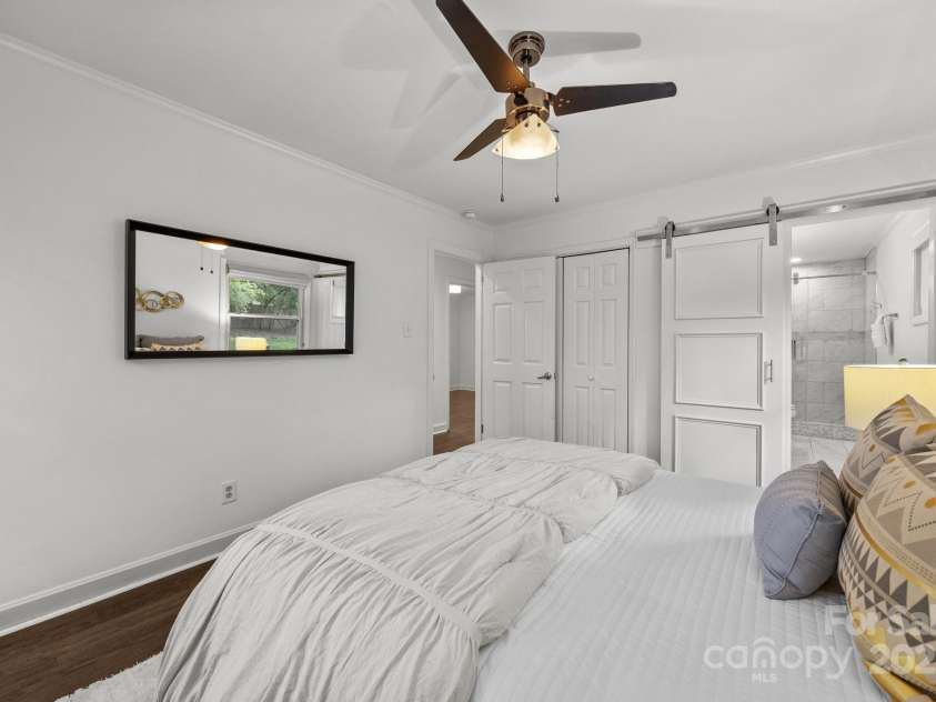 917 Dent Court, Charlotte, NC 28210.  MLS# CAR4259659, YatesRealty ID 21417. 