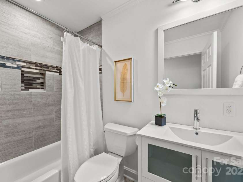 917 Dent Court, Charlotte, NC 28210.  MLS# CAR4259659, YatesRealty ID 21417. 