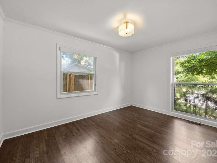 917 Dent Court, Charlotte, NC 28210.  MLS# CAR4259659, YatesRealty ID 21417. 