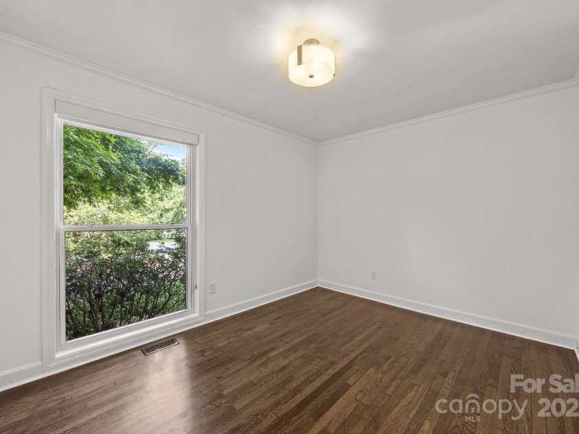 917 Dent Court, Charlotte, NC 28210.  MLS# CAR4259659, YatesRealty ID 21417. 