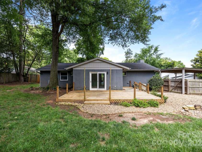 917 Dent Court, Charlotte, NC 28210.  MLS# CAR4259659, YatesRealty ID 21417. 