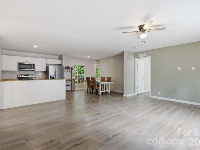 106 Central Avenue, Swannanoa, NC 28778.  MLS# CAR4375092, YatesRealty ID 21418. 