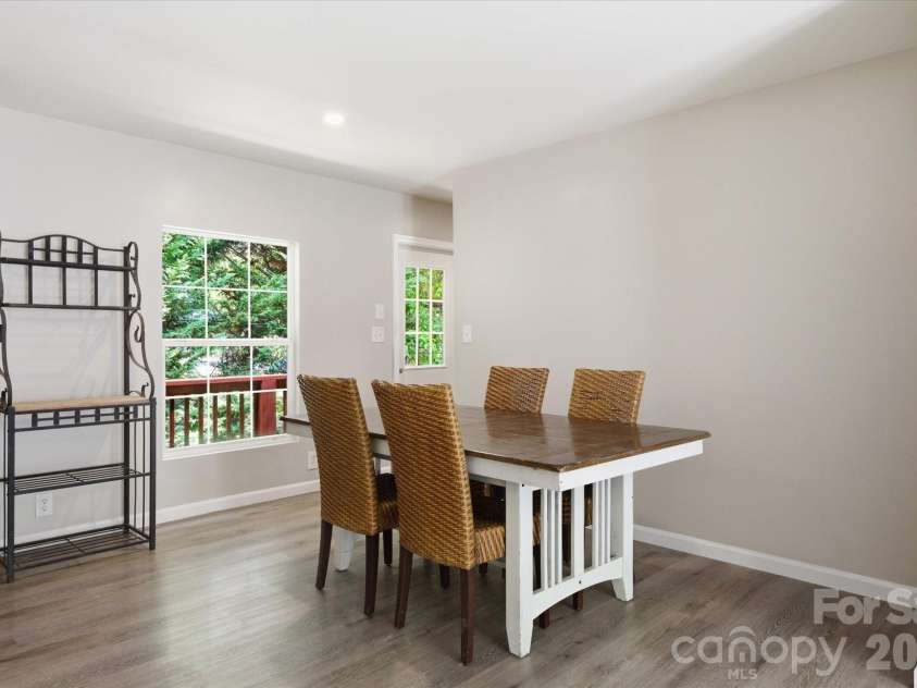 106 Central Avenue, Swannanoa, NC 28778.  MLS# CAR4375092, YatesRealty ID 21418. 