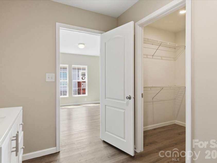 106 Central Avenue, Swannanoa, NC 28778.  MLS# CAR4375092, YatesRealty ID 21418. 