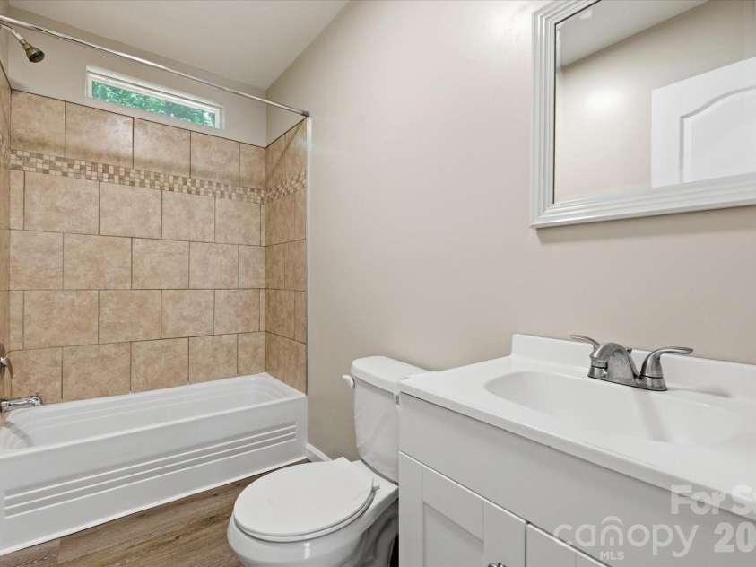 106 Central Avenue, Swannanoa, NC 28778.  MLS# CAR4375092, YatesRealty ID 21418. 