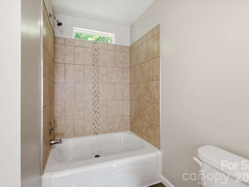 106 Central Avenue, Swannanoa, NC 28778.  MLS# CAR4375092, YatesRealty ID 21418. 