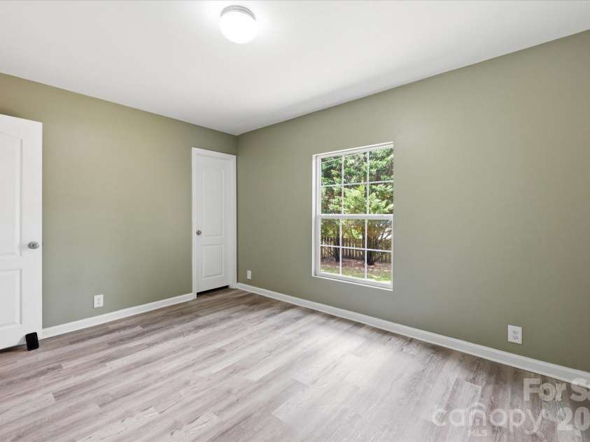 106 Central Avenue, Swannanoa, NC 28778.  MLS# CAR4375092, YatesRealty ID 21418. 