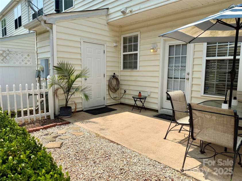 228 Dawn Mist Lane, Fort Mill, SC 29708.  MLS# CAR4263580, YatesRealty ID 21418. 