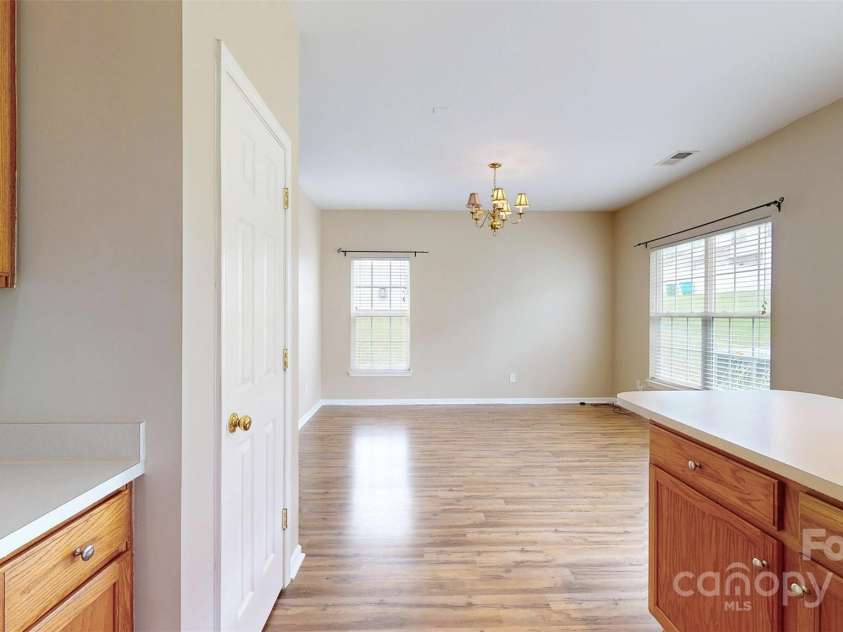 12222 Stratfield Place Circle, Pineville, NC 28134.  MLS# CAR4260155, YatesRealty ID 21419. 