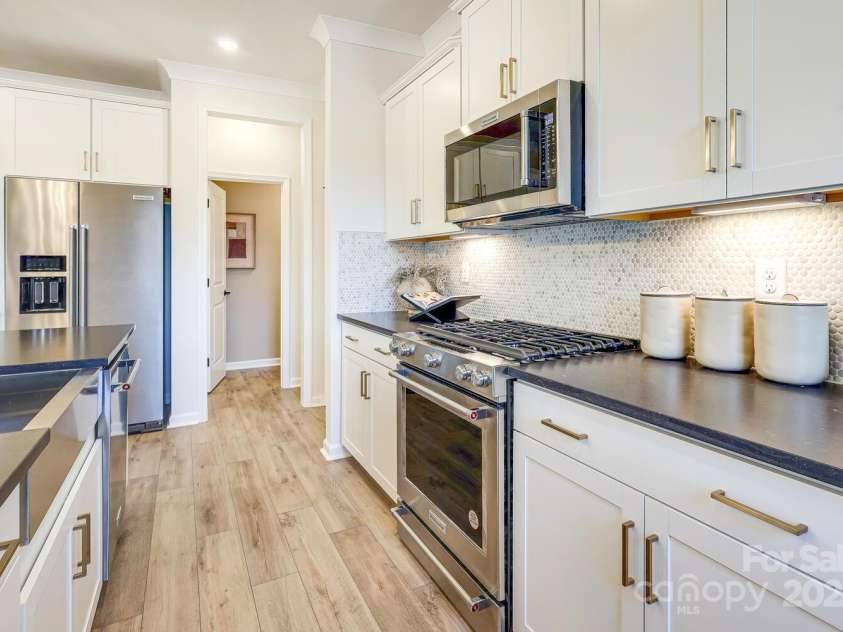 2033 Bayou Trace Drive, Charlotte, NC 28262.  MLS# CAR4196283, YatesRealty ID 2142. Photo Representation