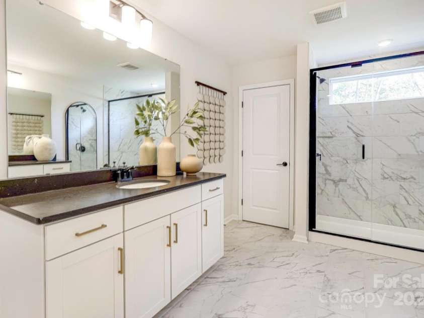 2033 Bayou Trace Drive, Charlotte, NC 28262.  MLS# CAR4196283, YatesRealty ID 2142. Photo Representation