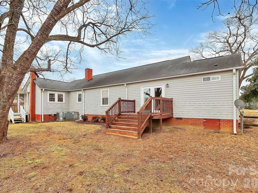5619 Highway 218 Highway, Monroe, NC 28110.  MLS# CAR4345483, YatesRealty ID 2142. 