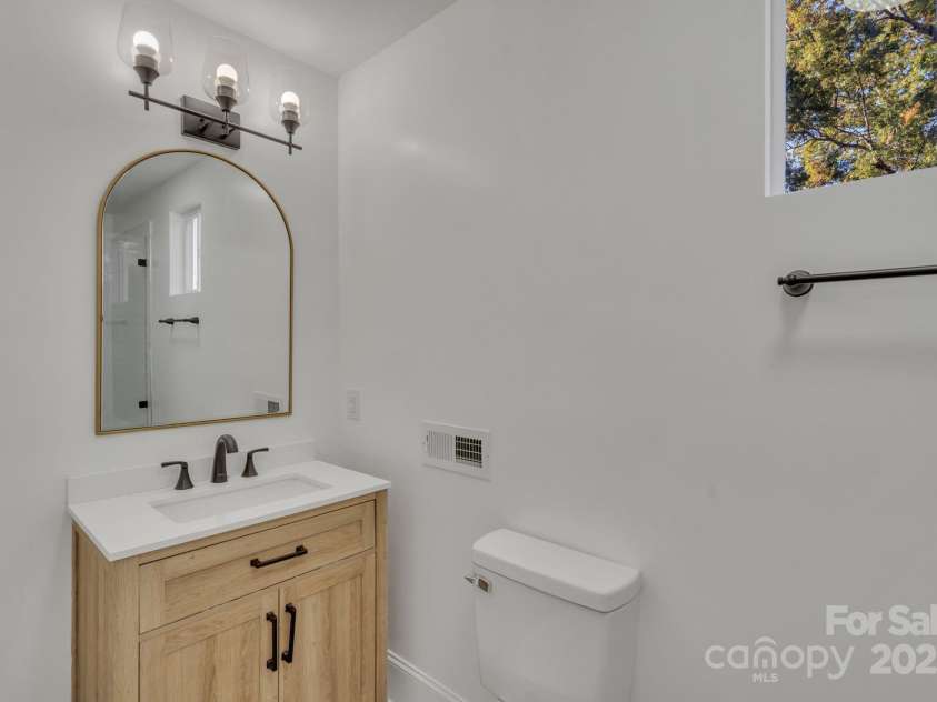 4315 Gibbon Road, Charlotte, NC 28269.  MLS# CAR4267315, YatesRealty ID 21420. 