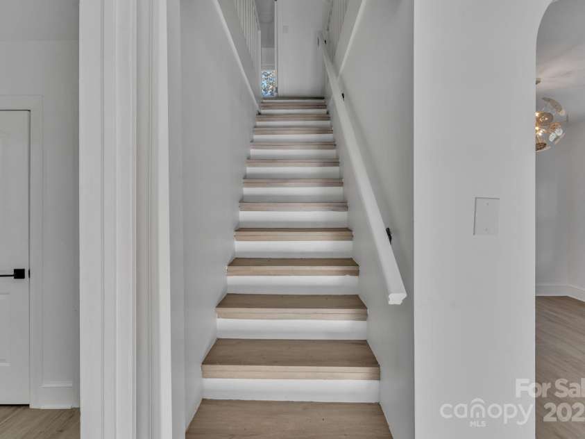 4315 Gibbon Road, Charlotte, NC 28269.  MLS# CAR4267315, YatesRealty ID 21420. 