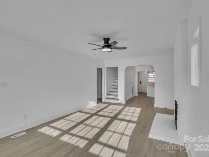 4315 Gibbon Road, Charlotte, NC 28269.  MLS# CAR4267315, YatesRealty ID 21420. 