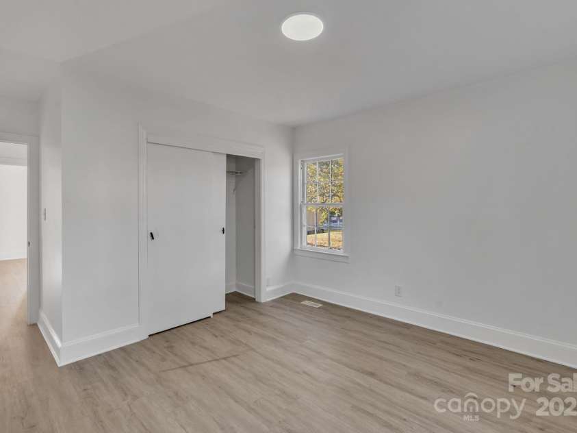 4315 Gibbon Road, Charlotte, NC 28269.  MLS# CAR4267315, YatesRealty ID 21420. 